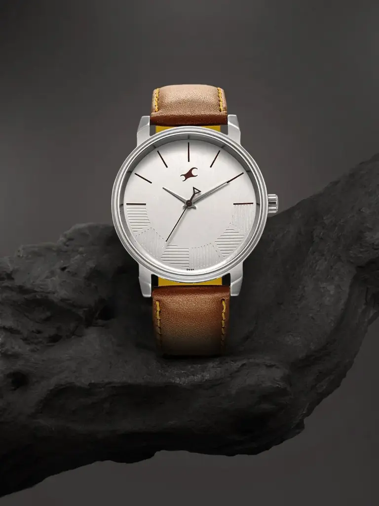Men Brown Brass Dial And Leather Straps Analogue Watch 3291SL02 Fastrack Stunners