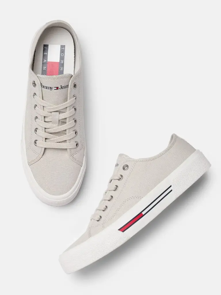 Men Solid Regular Canvas Sneakers