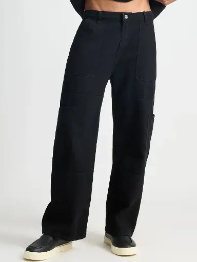 Men Black Mid-Rise Dark Shade Pure Cotton Clean Look Cargo Jeans
