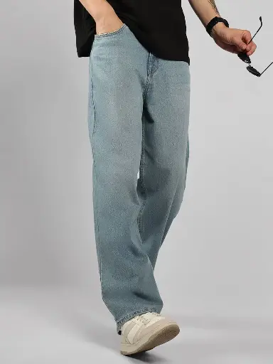 Men Classic Relaxed Fit Light Fade Cotton Jeans